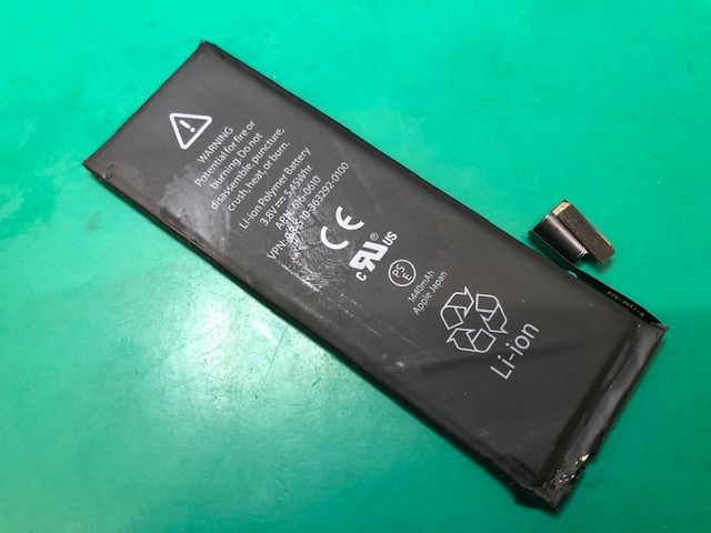 【大船】iPhone 5のバッテリー交換