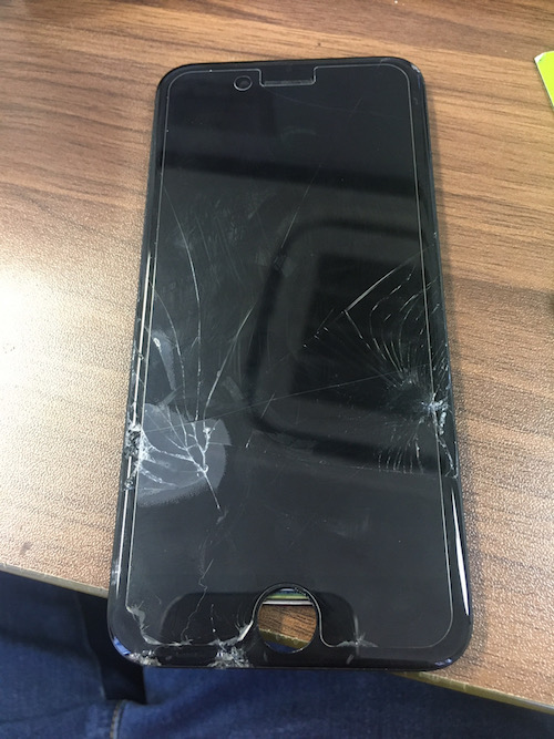 iPhoneの画面修理ならお任せください！