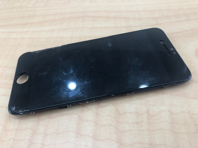 【横浜市 栄区】 iPhone 8のガラス割れ