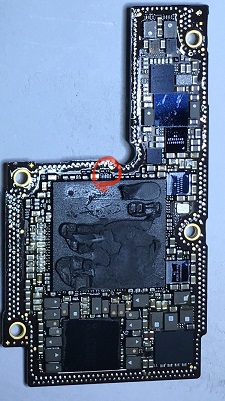 iPhoneX の基板修理でよくあること。。。