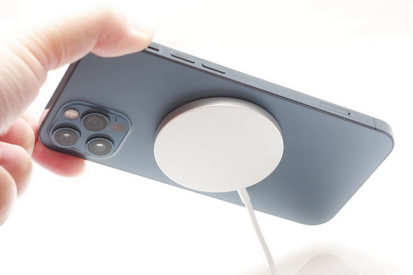 今、ワイヤレス充電機器がアツい！