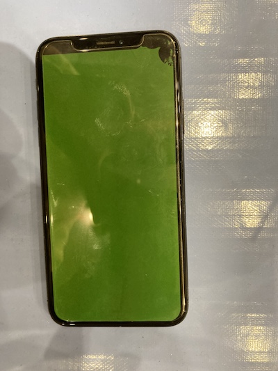 画面が映らなくなったiPhoneXRの画面交換修理！