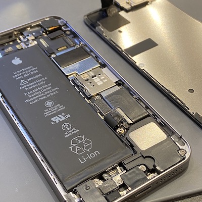 iPhoneSE バッテリー交換 最短10分！