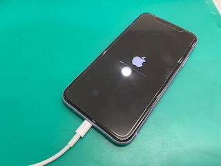 【横浜市 栄区】iPhone 11のリンゴループ