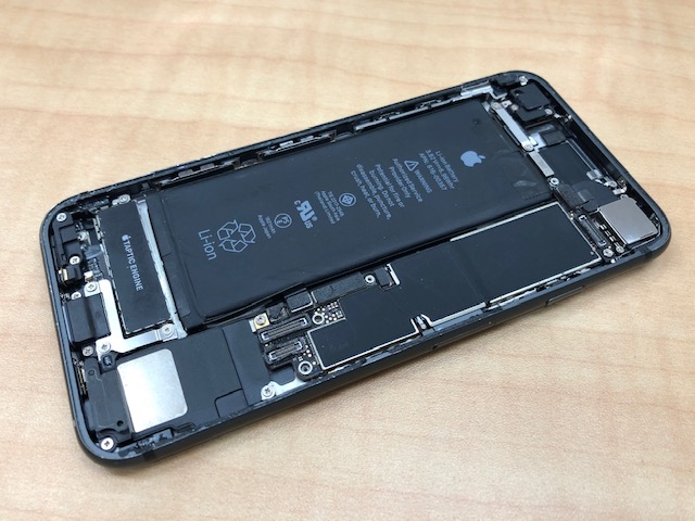 【鎌倉】 iPhone 8の画面修理