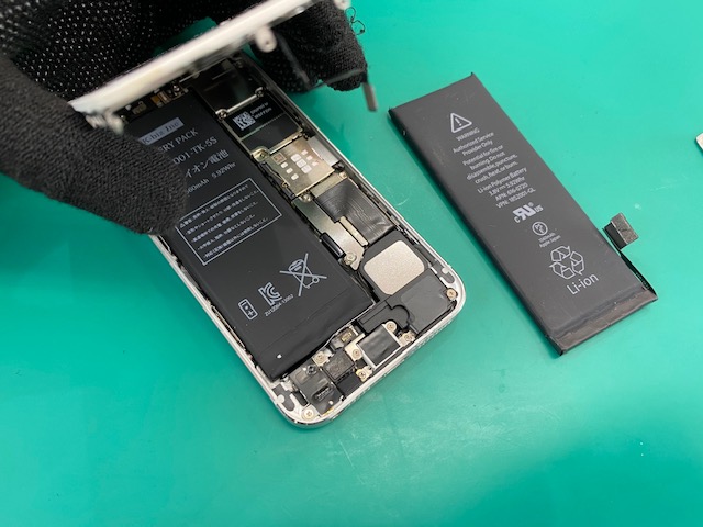 【鎌倉市】 iPhone 5Sのバッテリー交換