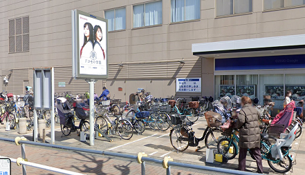 iPhone修理 駐輪場・バイク置き場も充実しています！