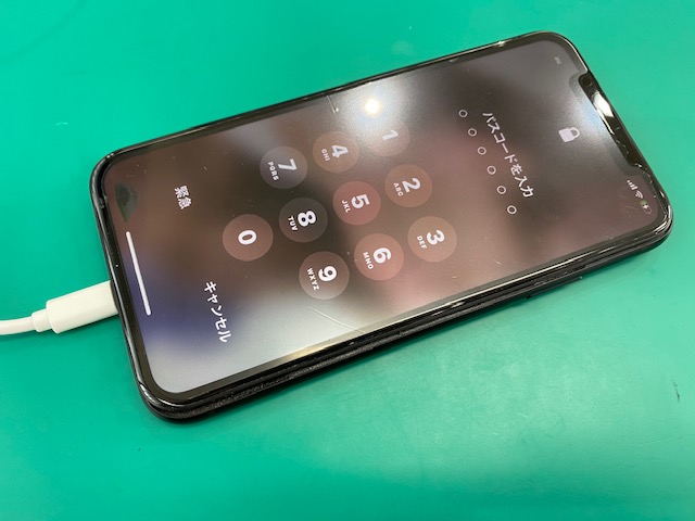 【横浜市栄区】 iPhone XRの画面交換