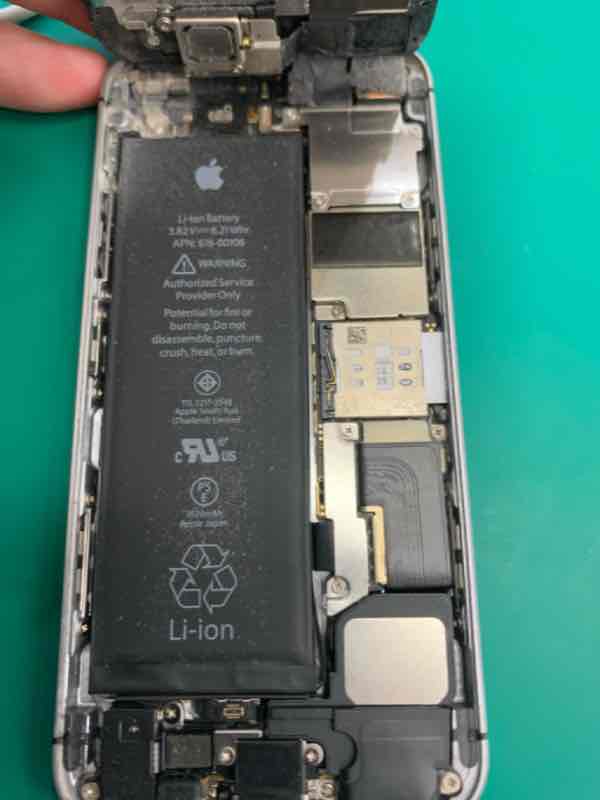 【横浜市 栄区】iPhone SEのバッテリー交換