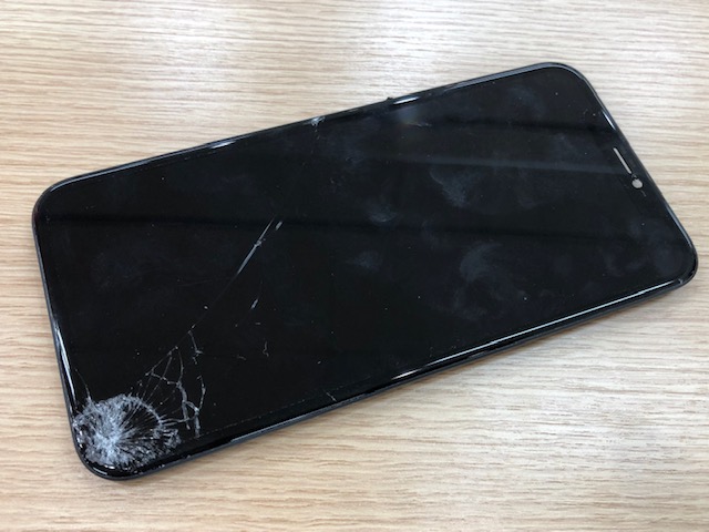 【東武練馬】 iPhone XRガラス割れ・タッチ操作不良