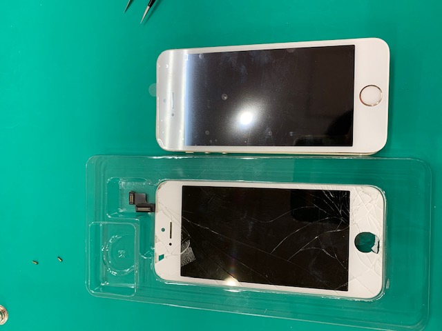 【上板橋】iPhoneSE 画面修理/フレーム矯正