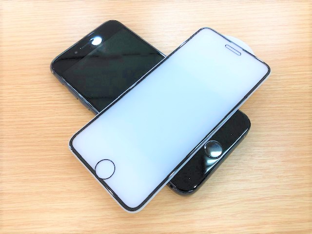 【志村坂上】 iPhone 8液晶不良
