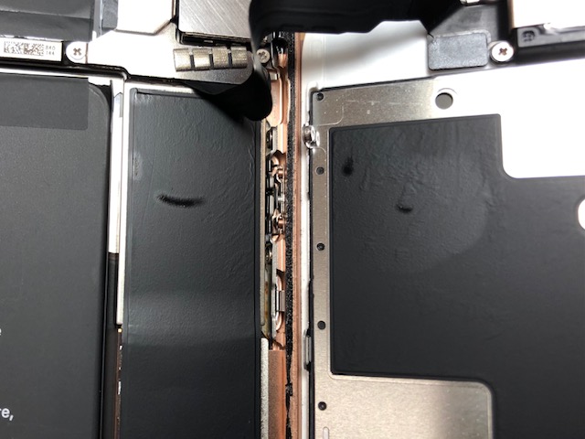 iPhone8のバッテリー交換で発覚する別の状態
