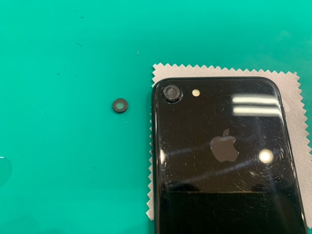 最寄り東武練馬駅　iPhone7　アウトカメラレンズ割れ