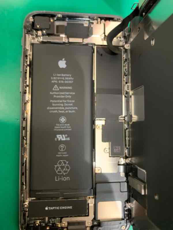【鎌倉市】 iPhone 8のバッテリー交換