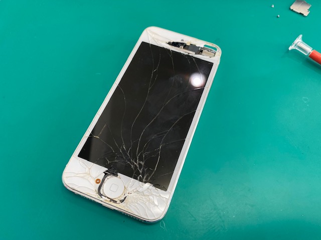 【鎌倉】 iPhone 5の画面交換