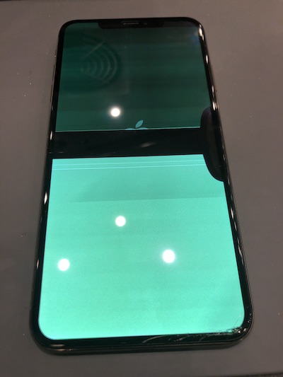 iPhoneXsMax 画面交換修理！