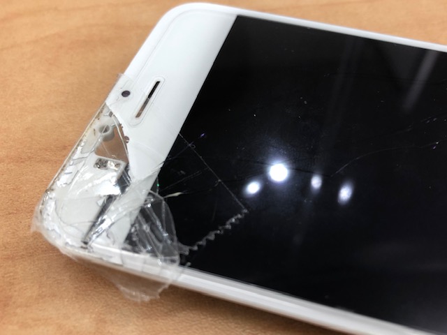 【東武練馬】 iPhone修理 イオン板橋店 割れた画面でケガ!?