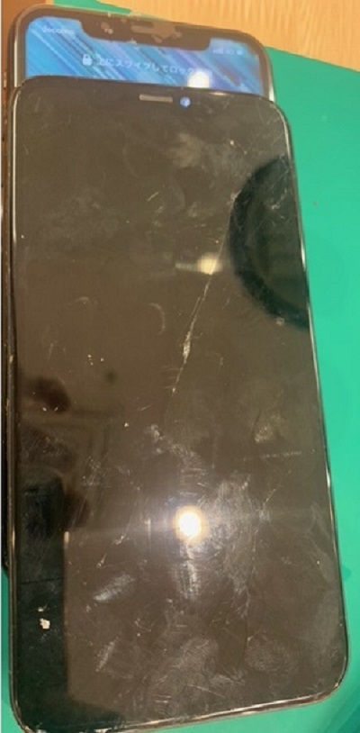 【最寄り東武練馬のiPhone修理】XR　液晶破損