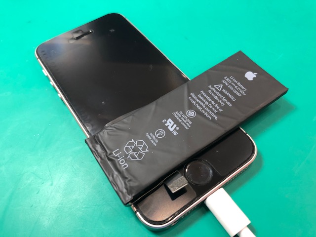 【和光市】 iPhone修理 イオン板橋店 SEバッテリー交換