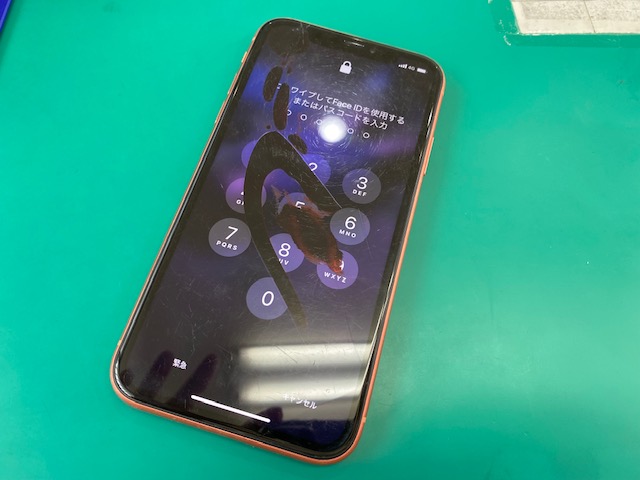 【鎌倉】 iPhone XRの画面交換   
