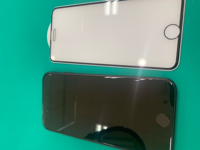 【最寄り東武練馬のiPhone修理】iPhone　フィルムの貼り付け