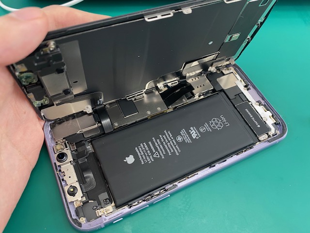 【川崎市】iPhone 11のフロントパネル交換