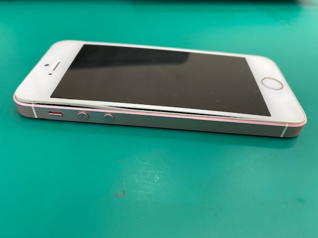 【鎌倉市】 iPhone SEの画面交換