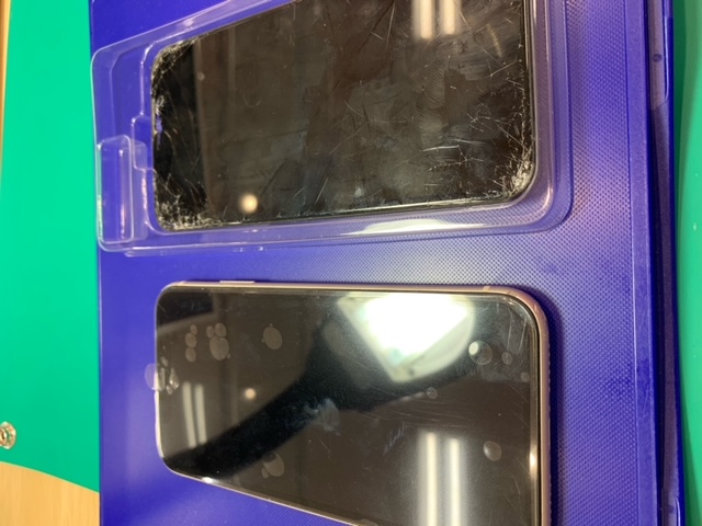 【練馬区】iPhone11 液晶のバグ