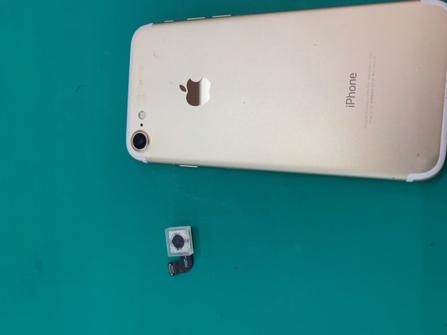 【板橋区】iPhone7　アウトカメラ（外カメラ）映らない