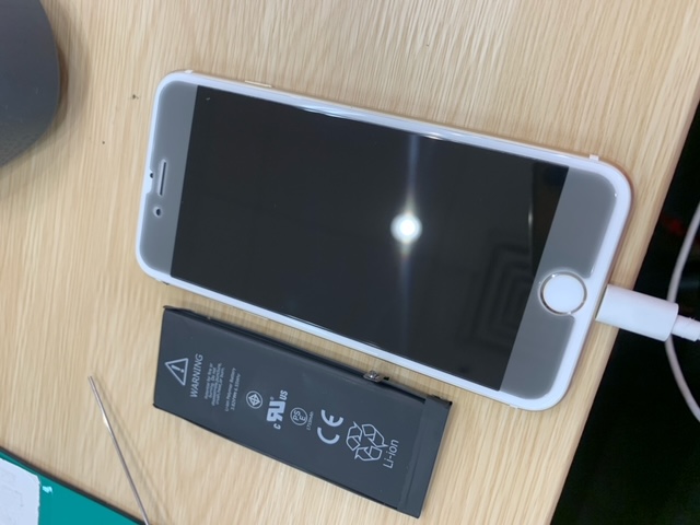 【板橋区】　iPhone6sバッテリーの膨れ