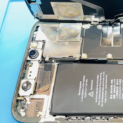 iPhone11Proが水没後からだんだん画面が暗くなる症状