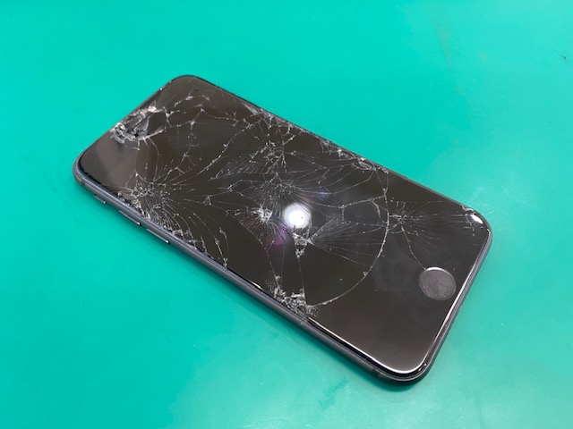 【横浜市港南区】 iPhone 8の画面交換