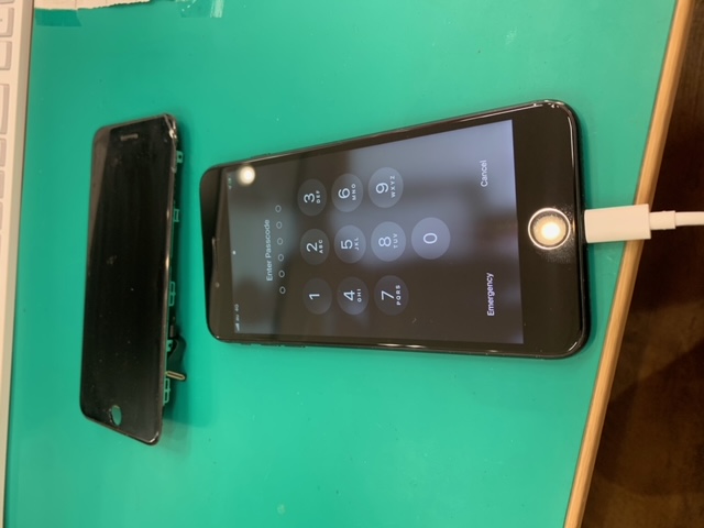 【板橋区】　iPhone7P　起動不可