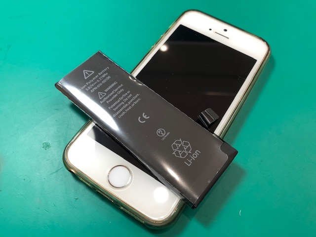 【板橋区】 iPhone修理 イオン板橋店 SEバッテリー交換