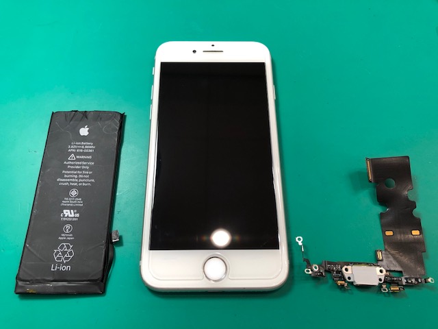 【板橋区】 iPhone修理 イオン板橋店 8充電ドック修理