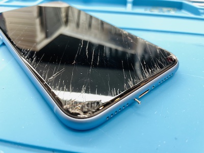 《名古屋市千種区》iPhoneXR画面割れ引っ掻き傷の修理
