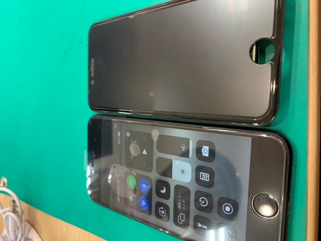 【練馬区】iPhoneSE2 液晶表示不可