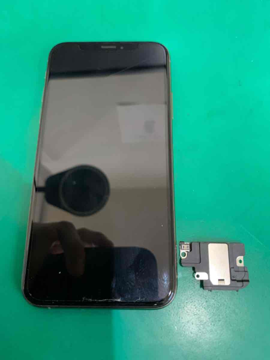 【鎌倉市】 iPhone Xsのスピーカー交換