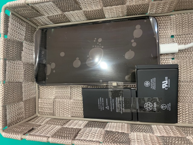 【板橋区】iPhoneX 液晶破損+バッテリー劣化