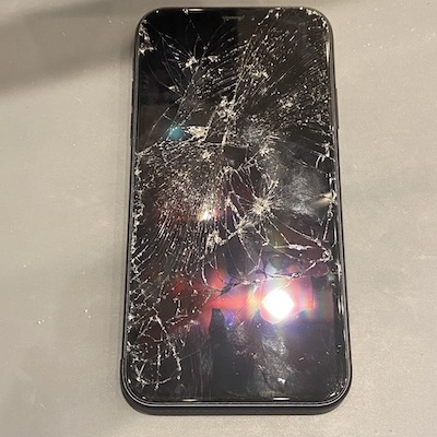 iPhoneXR 画面割れ 即日修理！