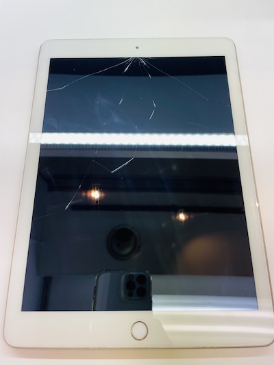 《名古屋市東区》LINE予約・iPad5画面割れ/ゴーストタッチ修理