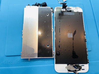 雨の日、袋の中で水没したiPhoneSE(初代)の復旧過程