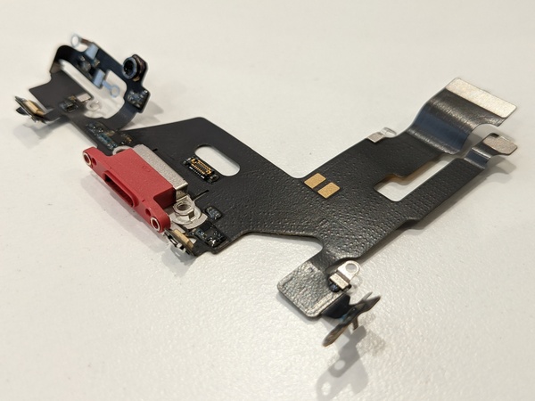 iPhoneの充電口を即日修理！