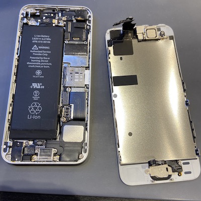 iPhoneSE バッテリー交換で充電長持ち♪