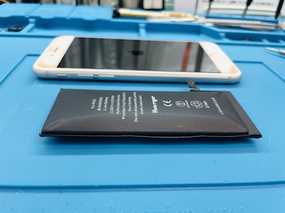 iPhone6液晶パネルが浮き上がるバッテリー膨張現象