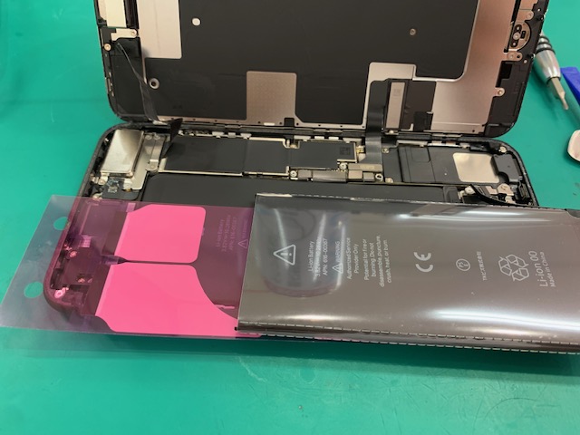 【戸田市】　iPhone8Plus バッテリー交換