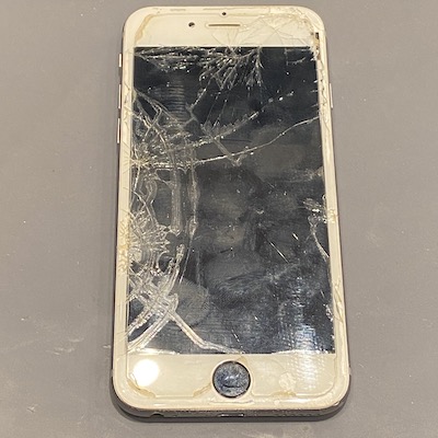 ヒビだらけのiPhone6S 修理しました！