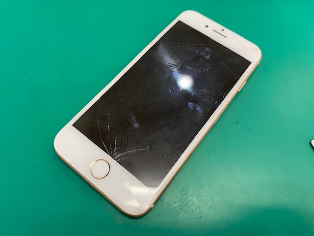 【横浜市港南区】 iPhone 8の画面交換