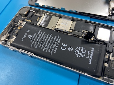 iPhoneSEのバッテリー＆画面交換